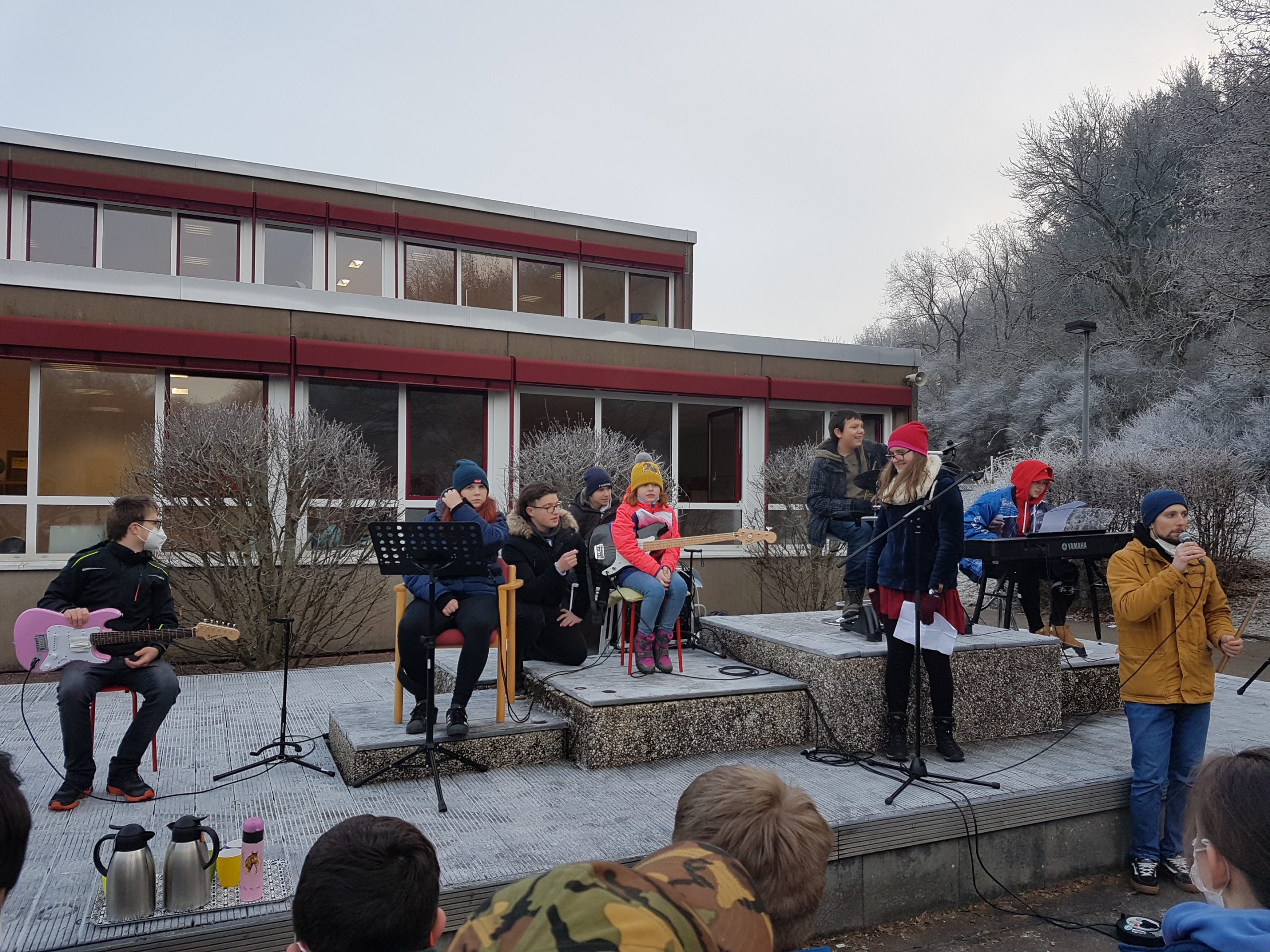 Pausenkonzert der Schulband Pausenkonzert der Schulband