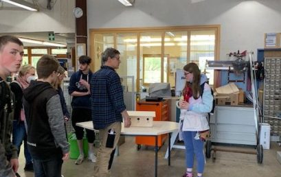 Abschlussklassen besuchen die Produktionsschule Neumühle in Erdbach