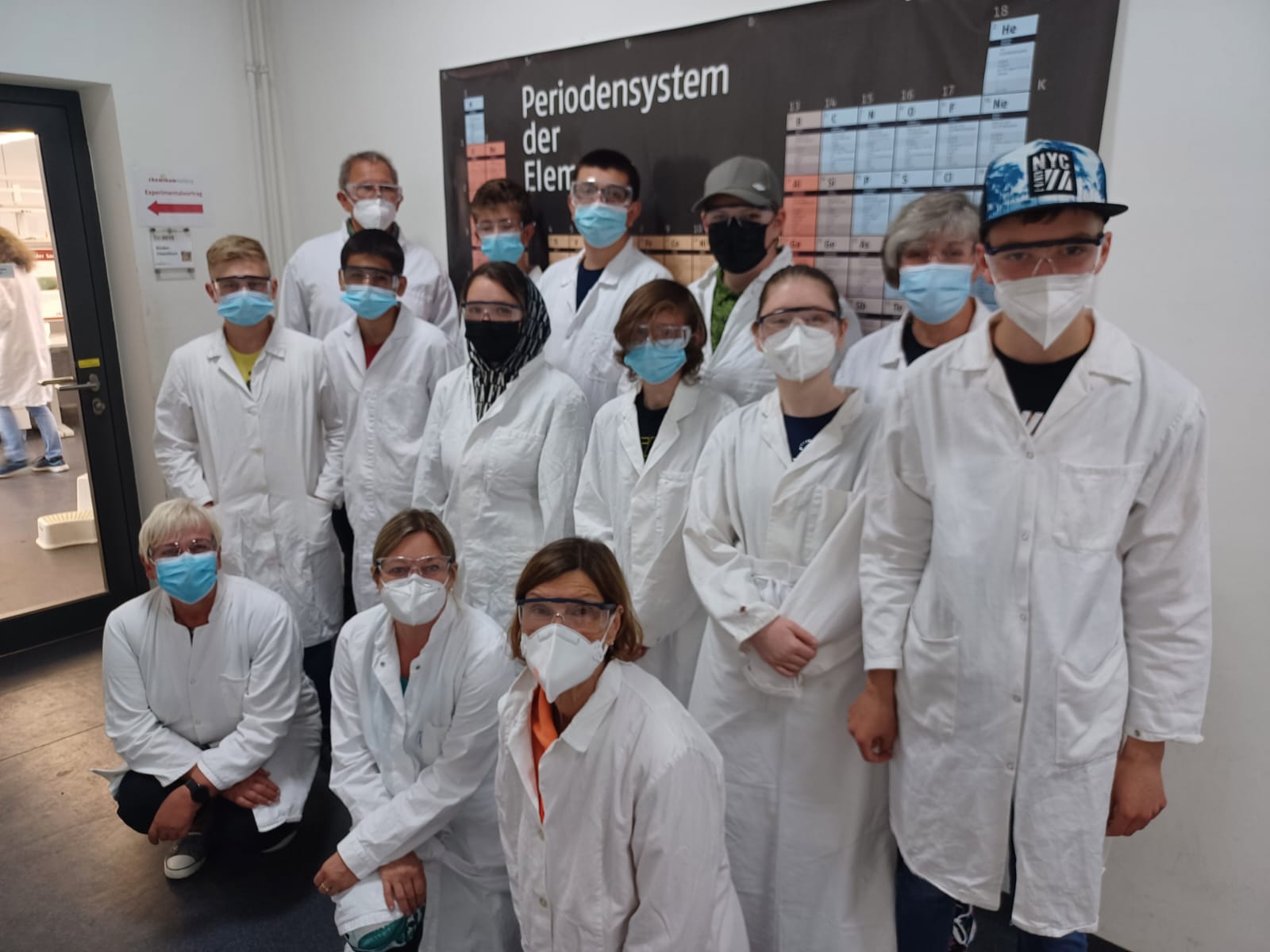 Experimentieren im Chemikum in Marburg